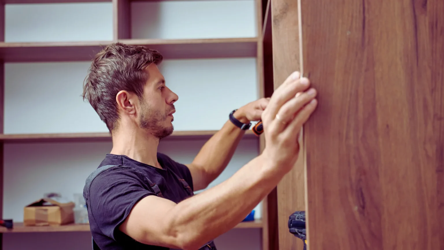 furniture painting dubai